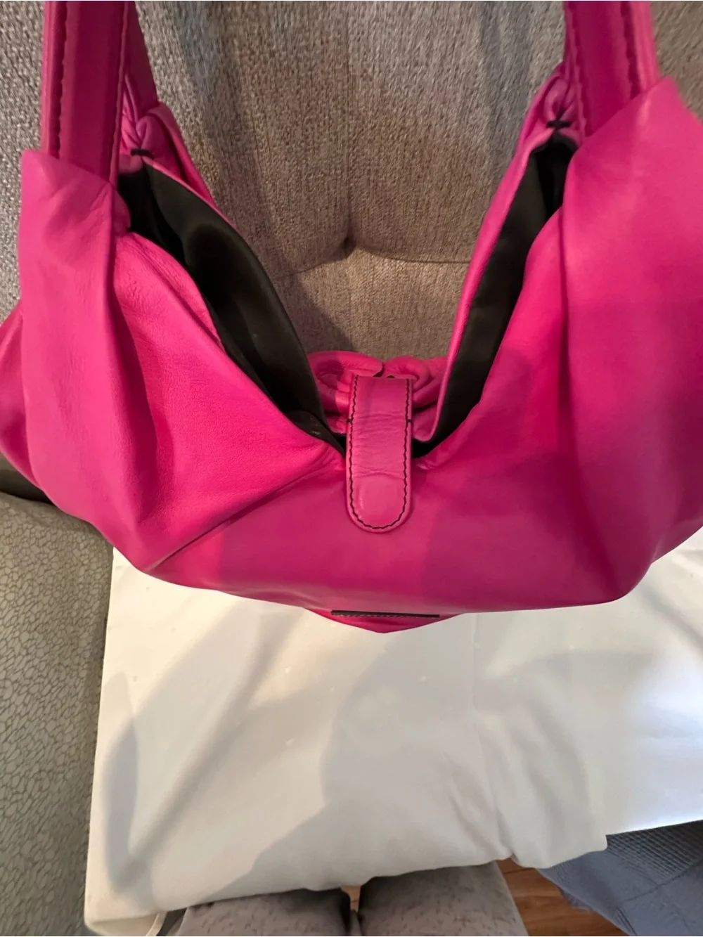 Authentic Valentino Garavani Pink/Fuchsia Shoulder Bag.